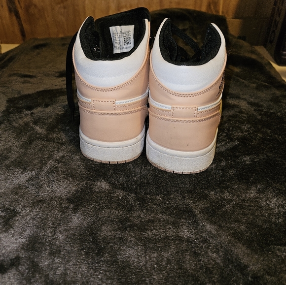 Air Jordan Mid GS - Picture 2 of 6